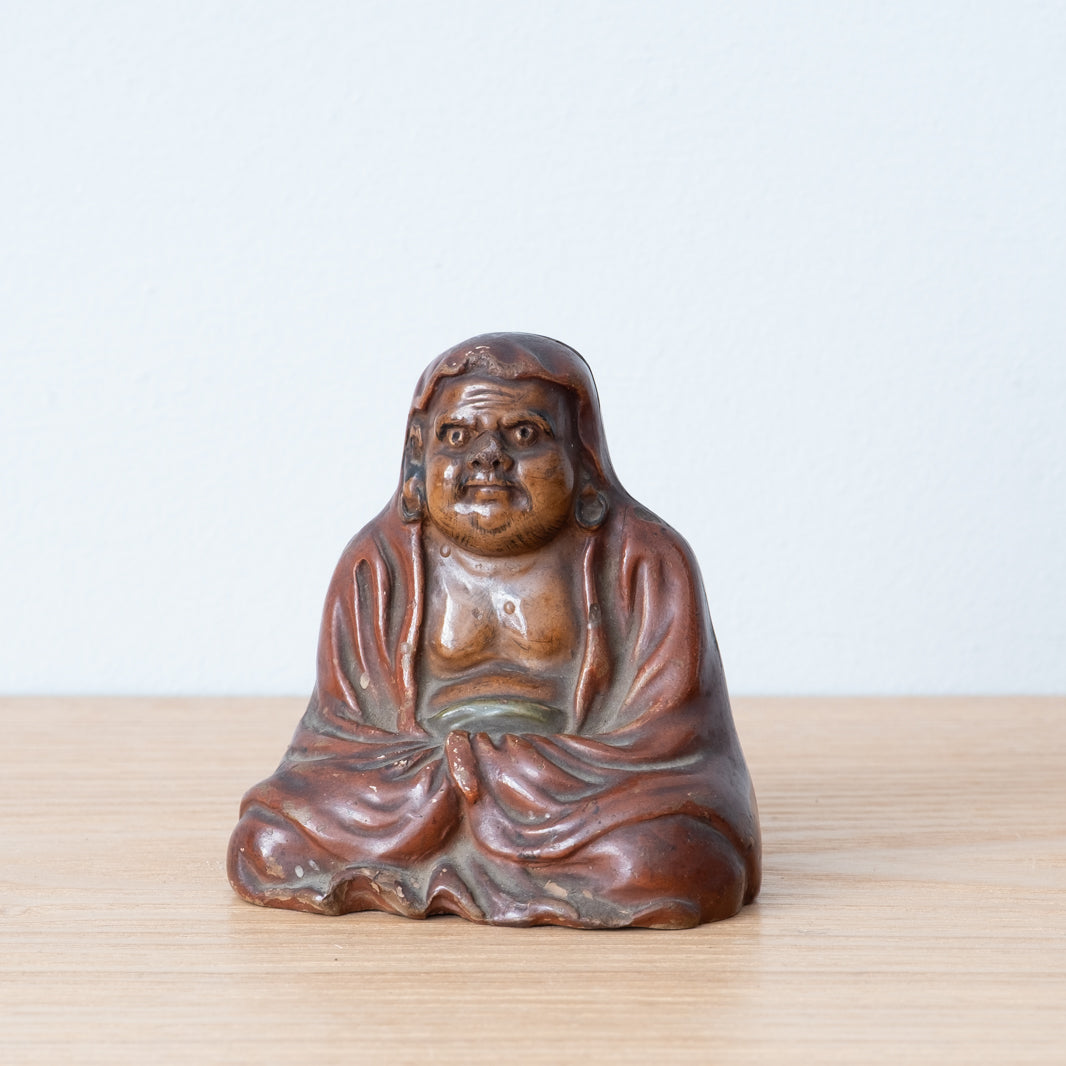 Antique seated daruma model
