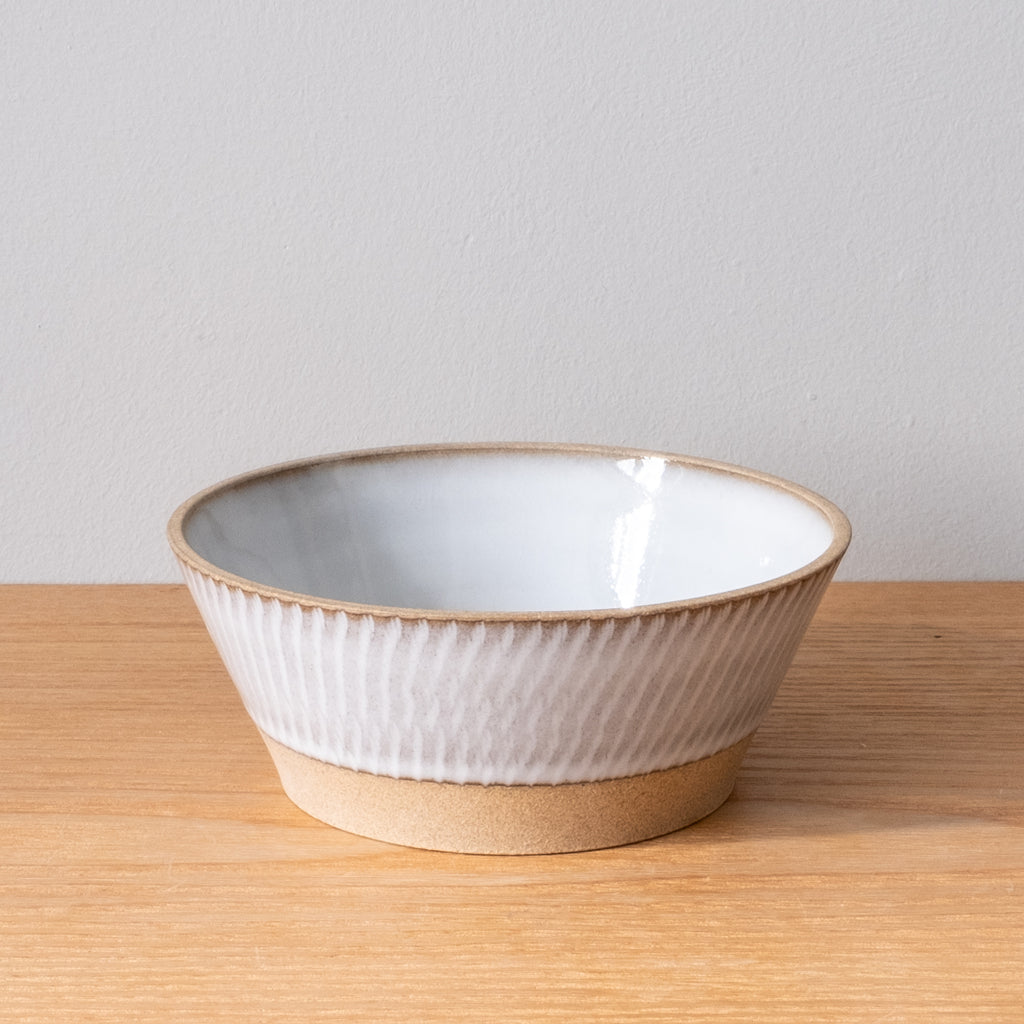 Simple unglazed rim tobikanna bowl handmade in Japan