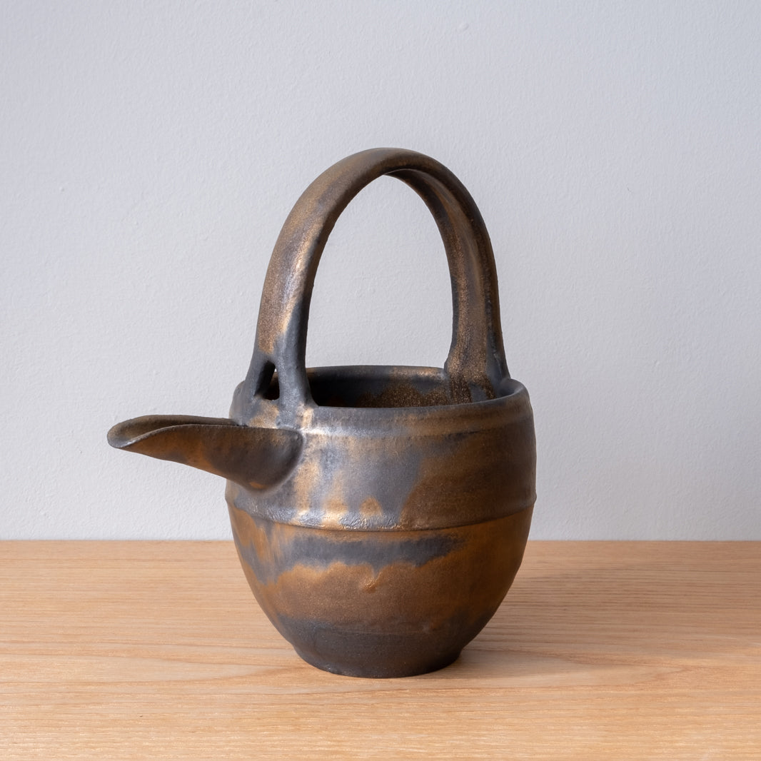 Hagiwara Black & Gold Sake Pourer