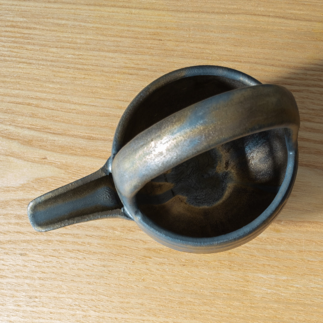 Hagiwara Black & Gold Sake Pourer
