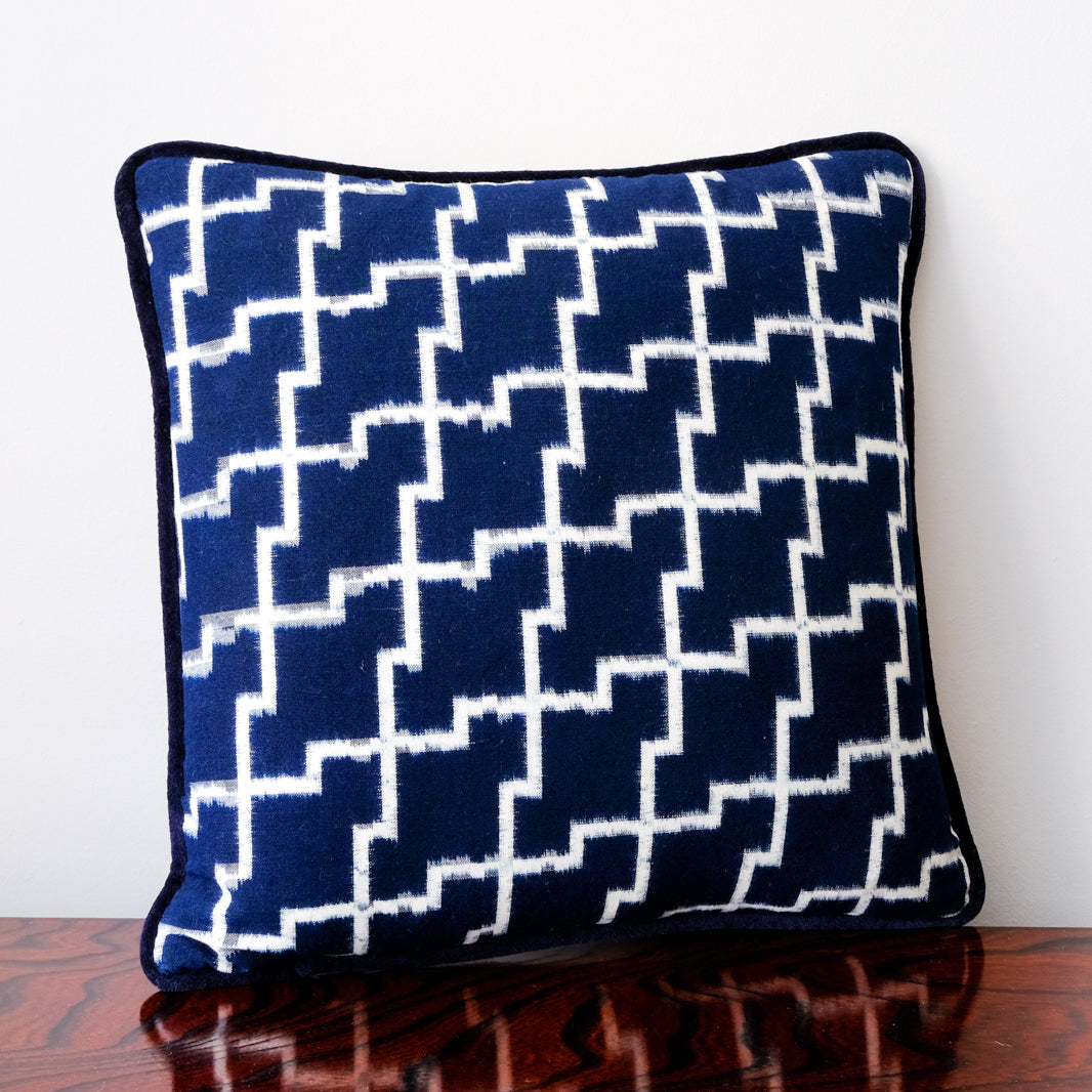 Hazure Indigo Cushion